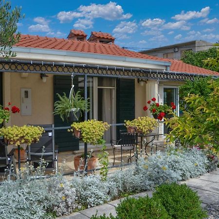 Issa Holiday Home - 3 Min Walk To Beach Kaštela 外观 照片