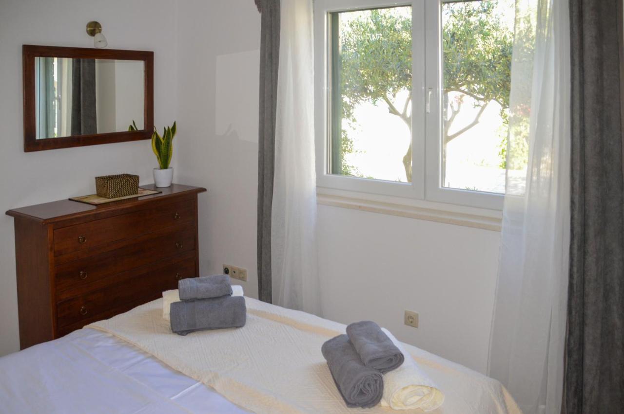 Issa Holiday Home - 3 Min Walk To Beach Kaštela 外观 照片