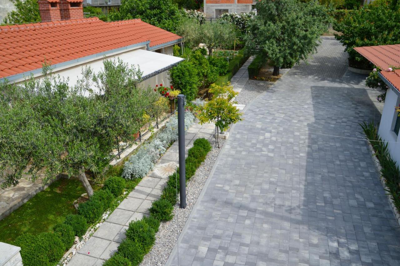 Issa Holiday Home - 3 Min Walk To Beach Kaštela 外观 照片