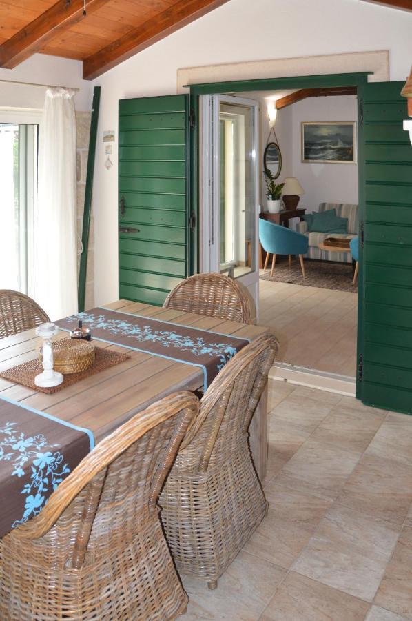 Issa Holiday Home - 3 Min Walk To Beach Kaštela 外观 照片