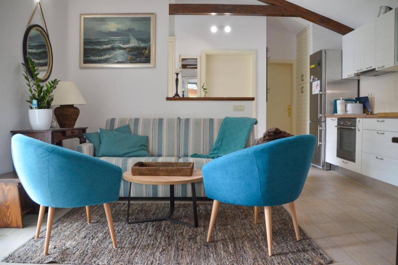 Issa Holiday Home - 3 Min Walk To Beach Kaštela 外观 照片